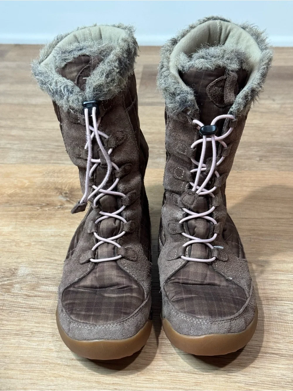 Teva Girls Brown Winter Boots with Pink Laces Size 3